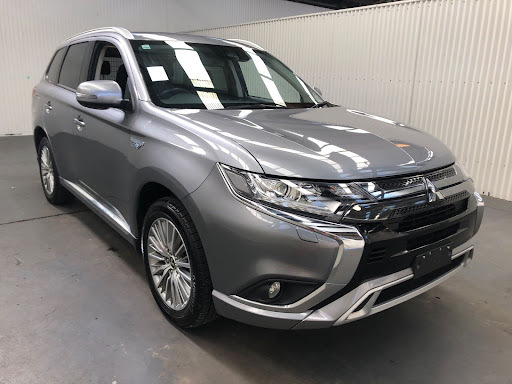 Grey Mitsubishi outlander