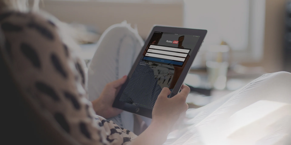 Bid in real time with PicklesLIVE