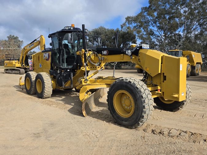 2022 Caterpillar 140