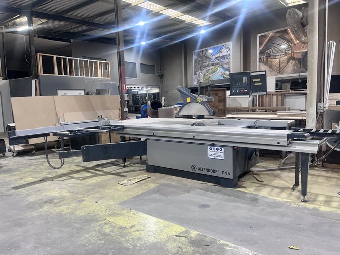 Sliding Table Saw