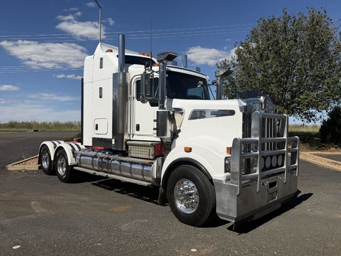 2018 Kenworth T909