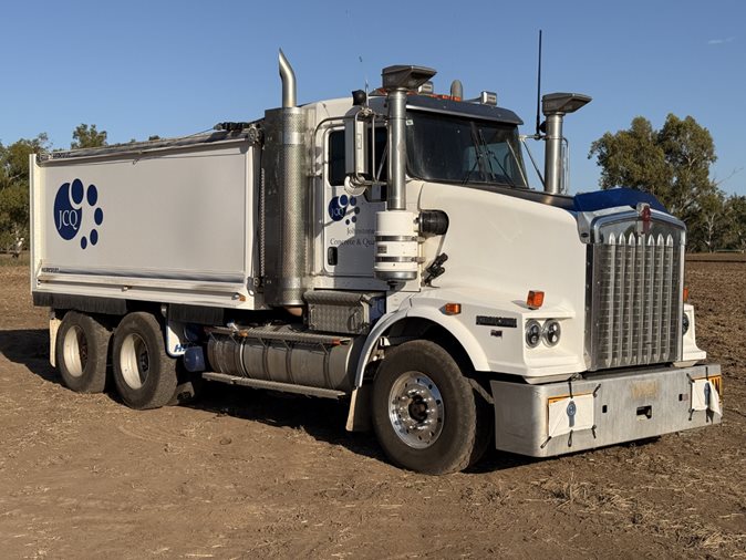 View 2018 Kenworth T659 via auction.