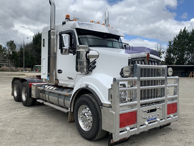 View white 2021 Kenworth T610SAR available via auction.