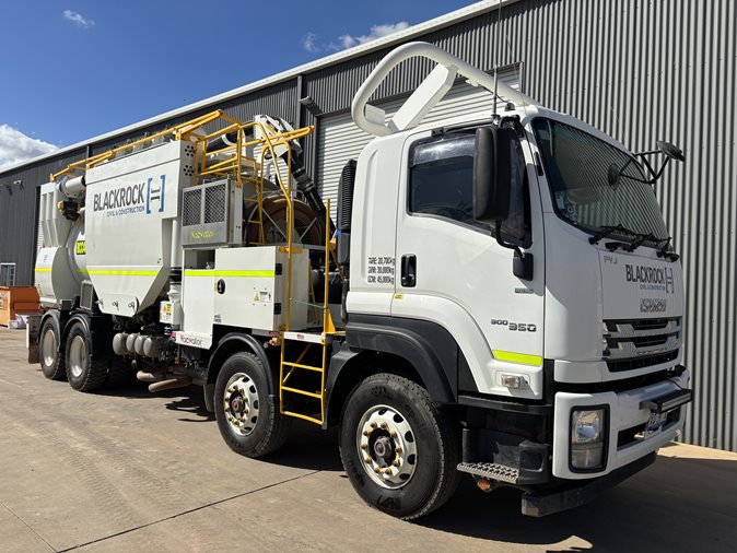 2021 Isuzu FYJ 300-350