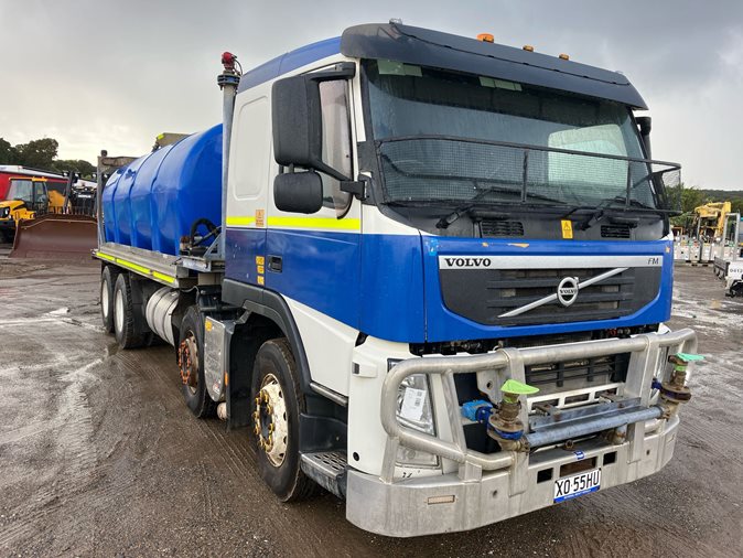 View well-maintained civil industry trucks available via auction.