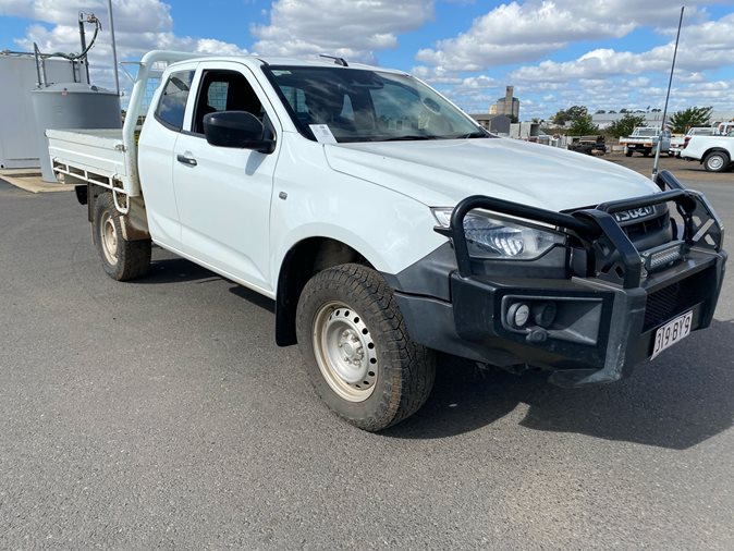 View 2021 Isuzu D-MAX available via auction.