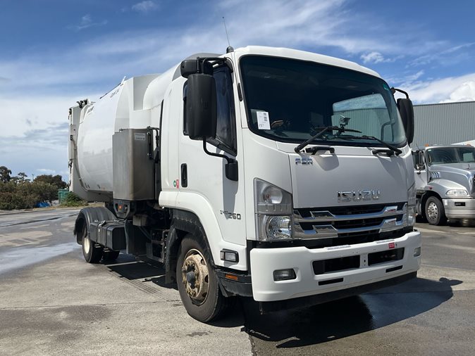 2016 Isuzu FSR 140-260