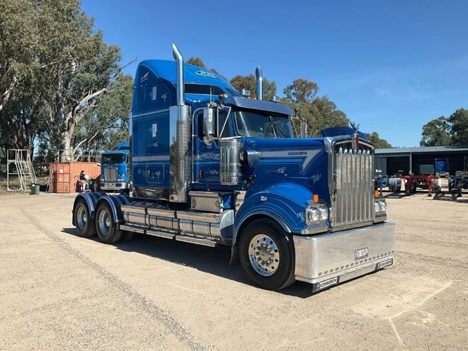 2022 Kenworth T909