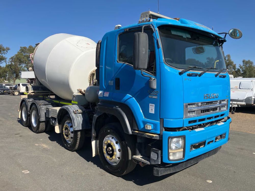 2015 Isuzu FYJ 2000