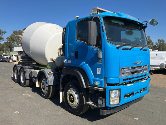 2015 Isuzu FYJ 2000