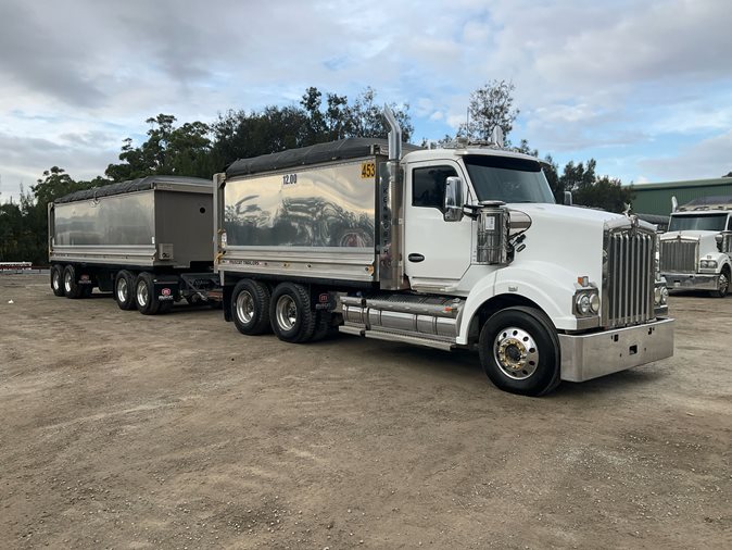 latemodel2506_2017_kenworth_t610SAR_61930520