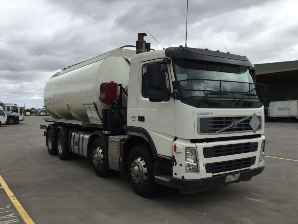 2010 Volvo FM430
