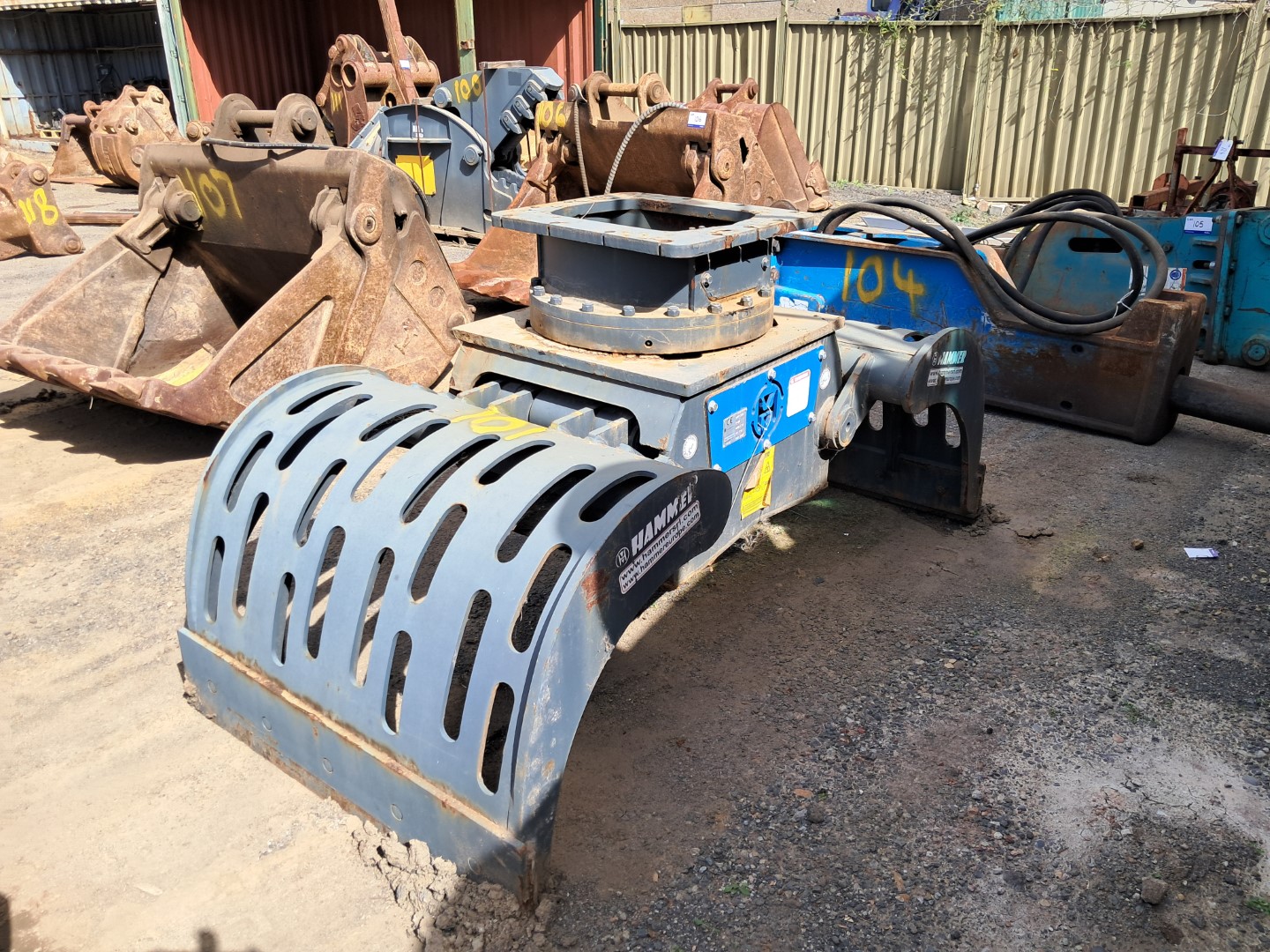 Rotating Hydraulic Grapple Attachment