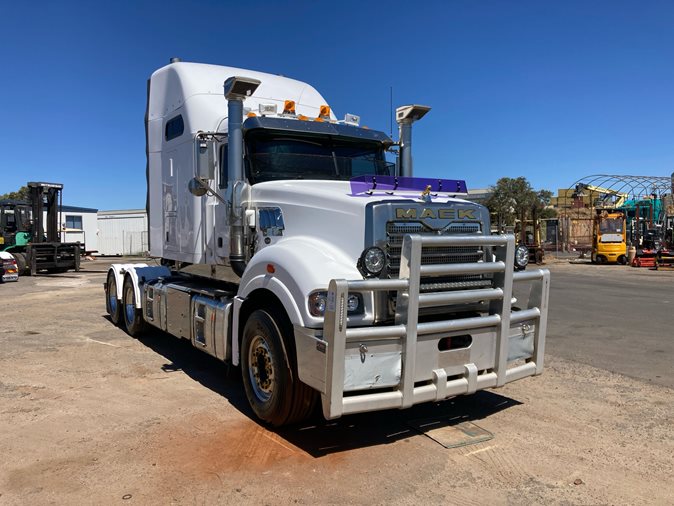 View 2018 Mack Superliner CLXT available via auction.