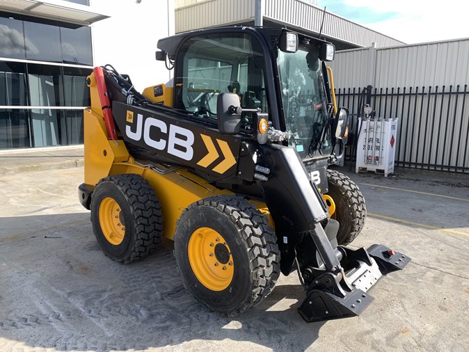 2023 JCB 3TS-8W