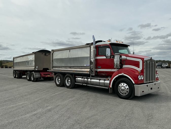 2017 Kenworth T409SAR