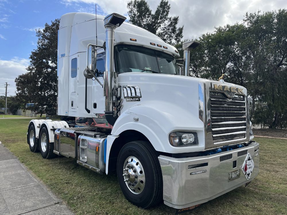 2022 Mack Superliner CLXT