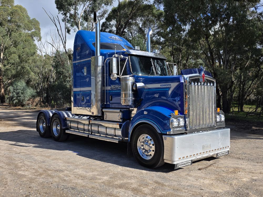 2023 Kenworth T909