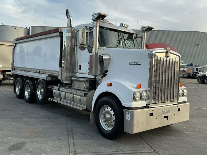 2019 Kenworth T909