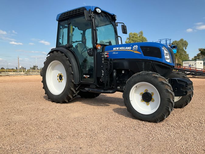 2023 New Holland T4.105N