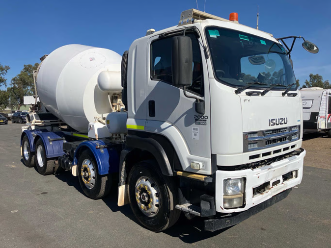 2014 Isuzu FYJ 2000