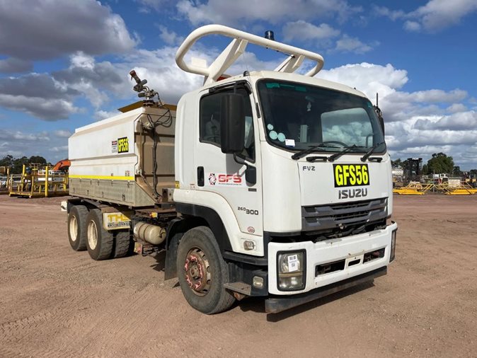 2017 Isuzu FVZ 260-300
