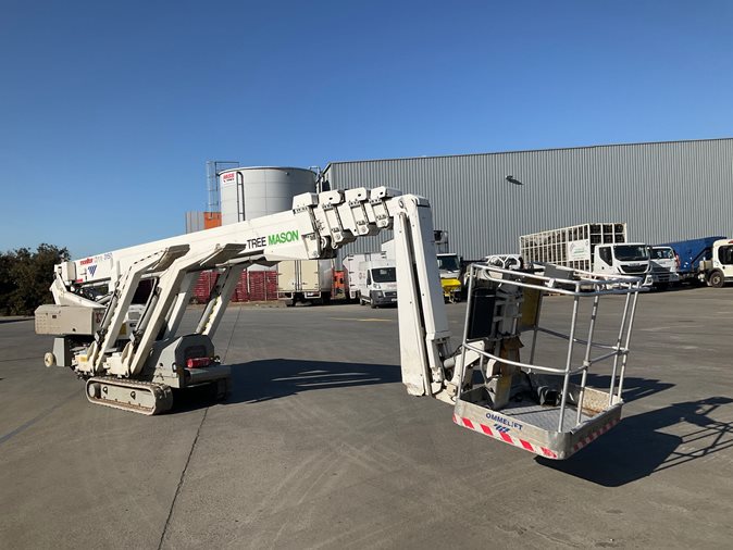 View 2016 Monitor Omme available via auction.