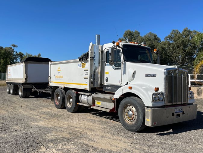 View a white 2011 Kenworth T409SAR available via auction.