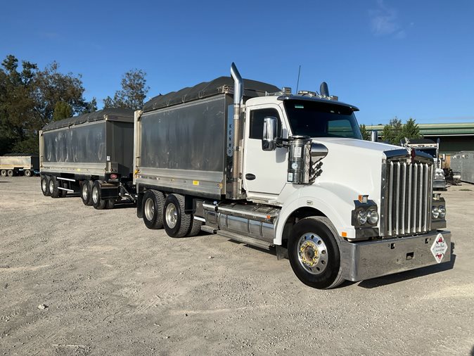 latemodel2506_2018_kenworth_t610SAR_61930522