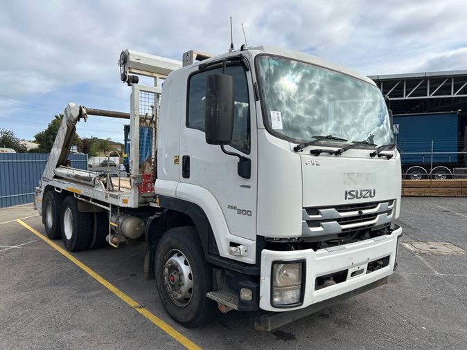 2017 Isuzu FVZ 260-300