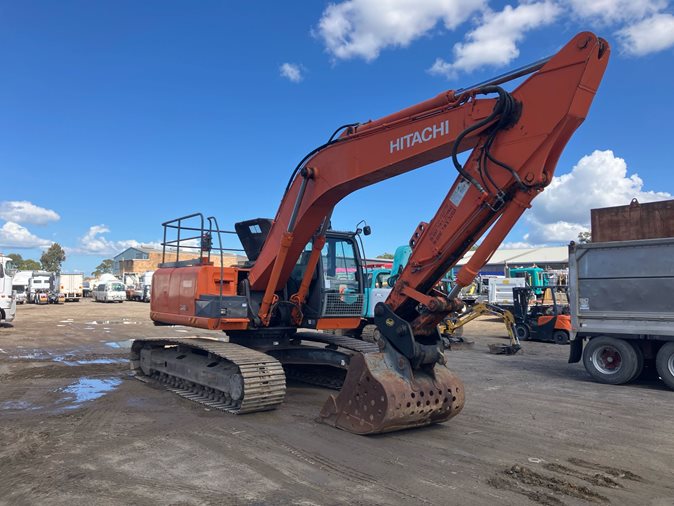 Hitachi ZX240LC-3