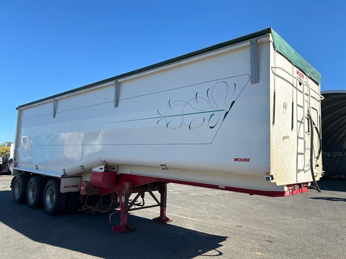 2023 Moore Tri Axle Semi