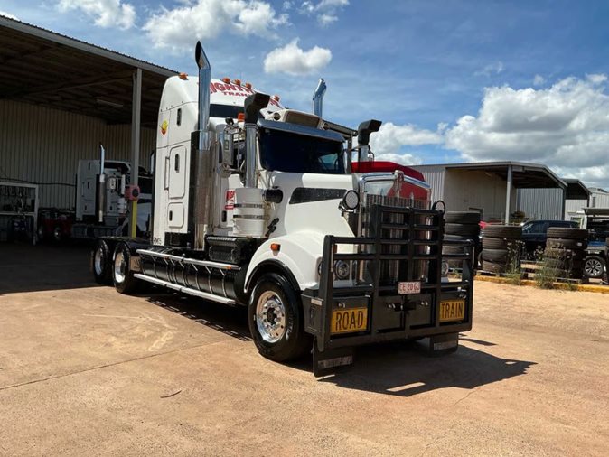 2020 Kenworth T909