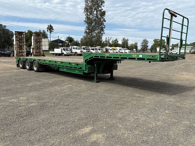 2016 Tuff Trailers Tri Axle Semi