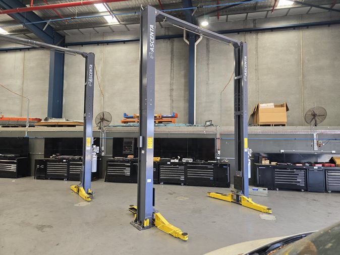 Two Post Car Hoist, 2025, Ascenta, Model 2P5500CF, 5500kg Capacity