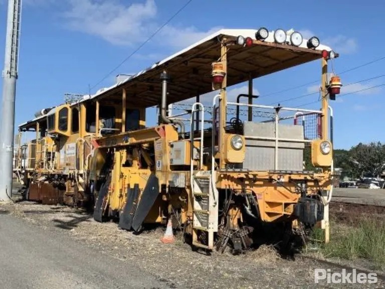 Circa 1995 Case CX330 Excavator. Fitted with: Rotating Rail Sleeper Handle Grab