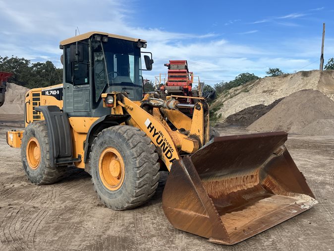 2011 Hyundai HL740-9