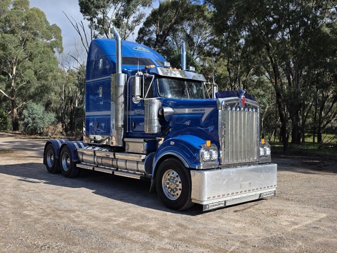 2022 Kenworth T909