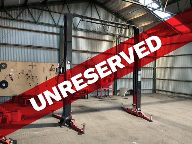 Post Hoist