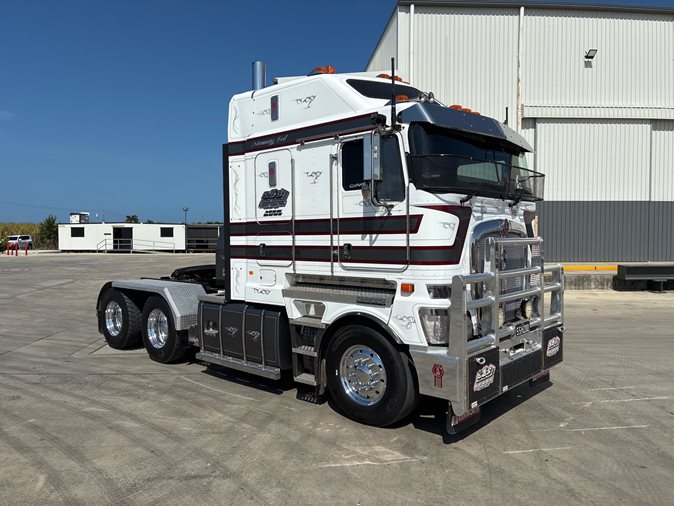 replacement2510-7-2018-kenworth-k200-big-cab