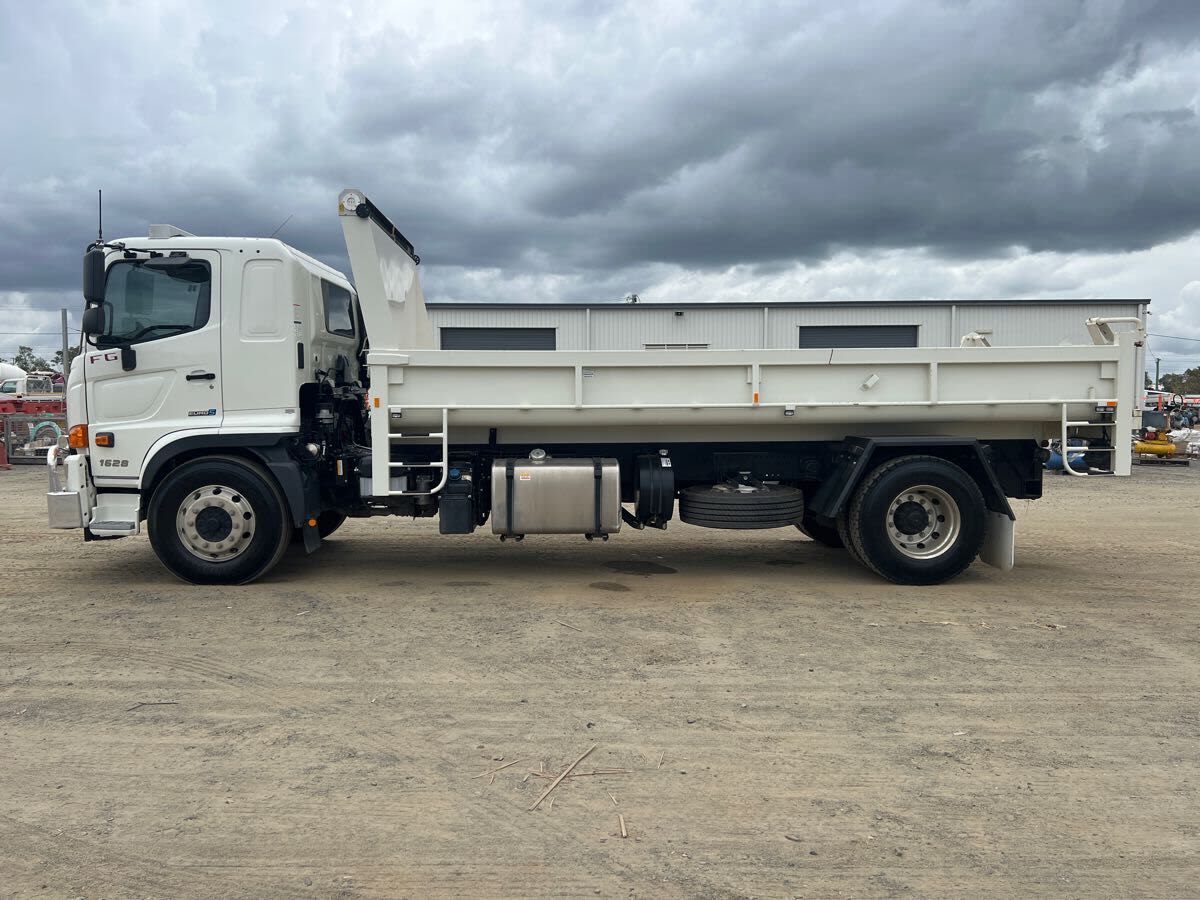 Construction Equipment & Utilities Insolvency Auction Pickles AU