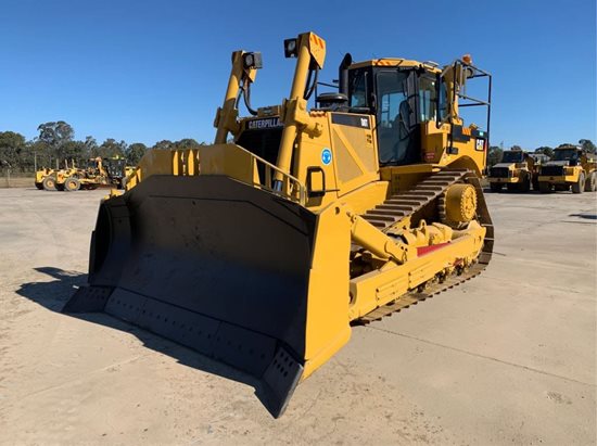 CAT D8T Dozer