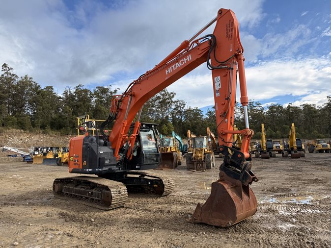 2019 Hitachi ZX225USLC-5B