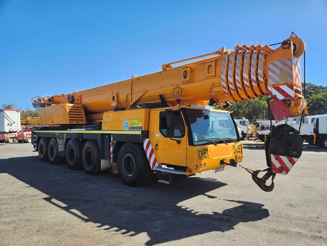 View a yellow 2009 Liebherr LTM 1200-5.1 available via auction.