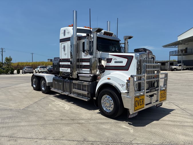 2013-kenworth-t909