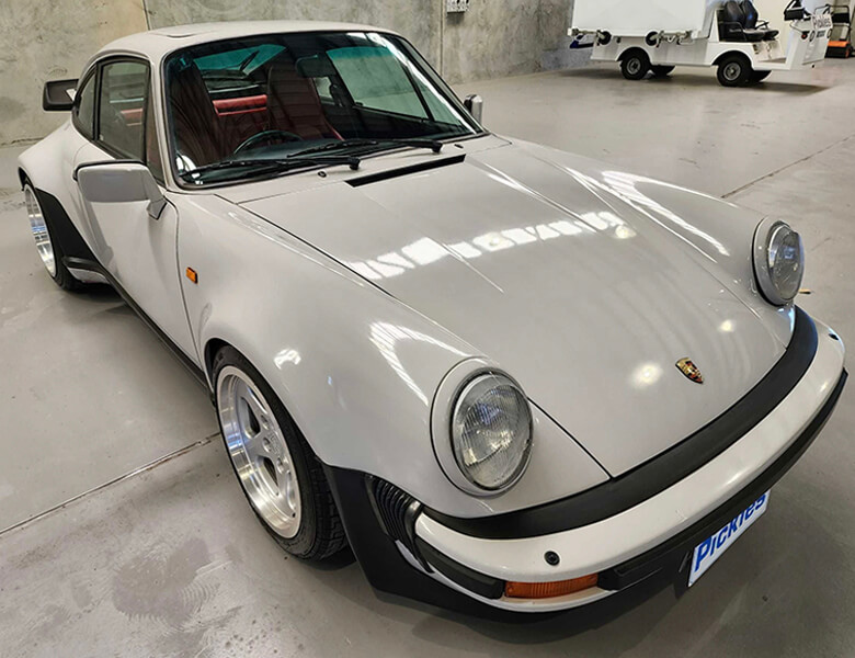 View white 1988 Porsche 930 sold car at our previous auction.