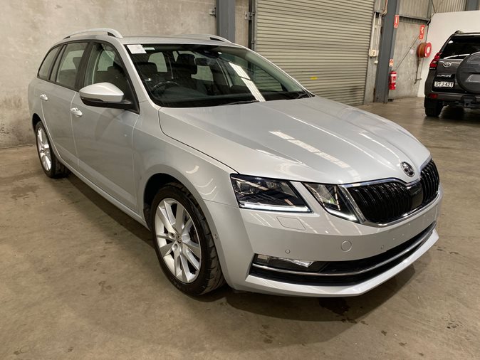 View a silver 2019 Skoda Octavia available via auction.