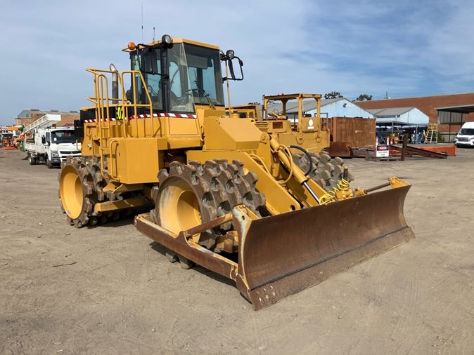 2005 Caterpillar 815F