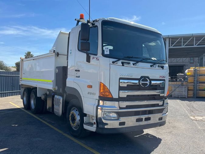 2021 Hino 700 FS 2848