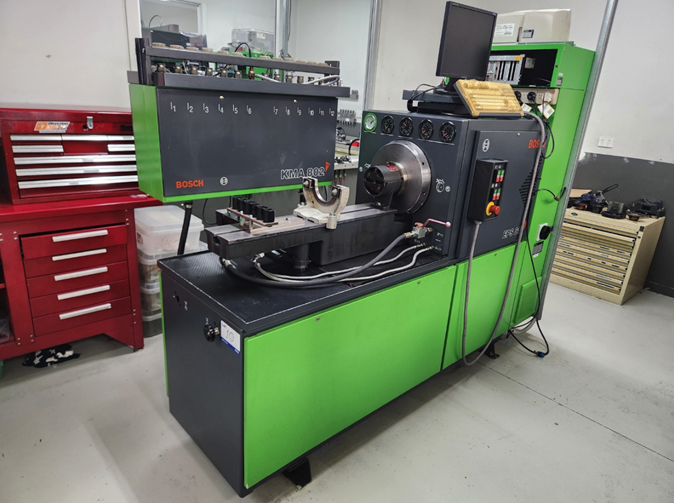 Common Rail Diesel Pump and Injector Diagnostic Tester, Bosch EPS 815 S03 and Contents of Test Room 1